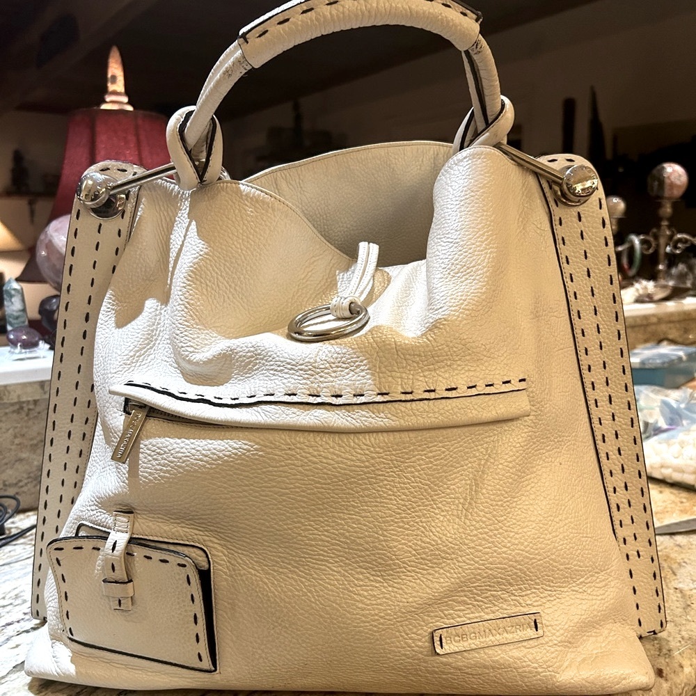 GREAT WHITE BCBGMAXZRIA🔥🔥pebbled leather handbag 👜